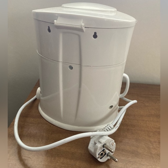 2006 Hello Kitty Coffee Maker - Picture 3 of 8